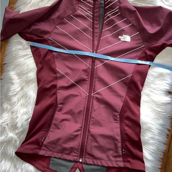 North Face Isotherm Reflective athletic tailored wind/water resistant women’s SM - Picture 10 of 13